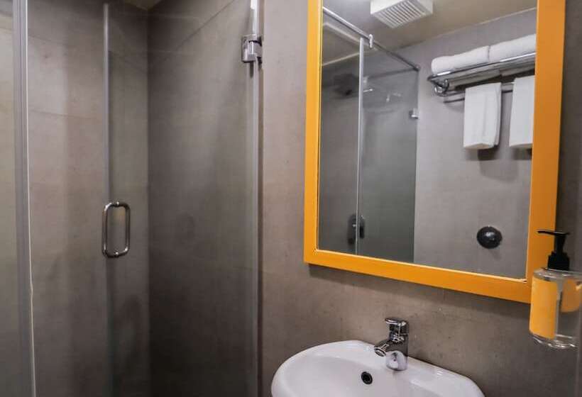 Bloom Hotel Worli