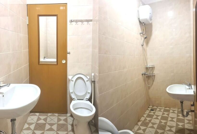 هتل Adam Malik Guesthouse Near Regale Icc Medan Mitra Reddoorz