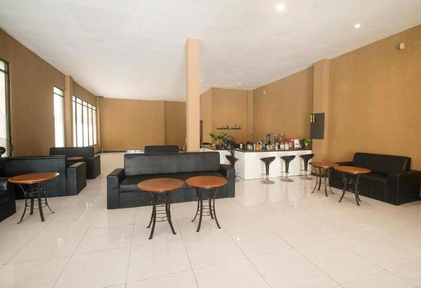 هتل Capital O 3327 Grand Tawiri