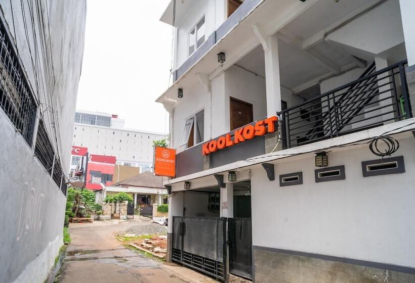 בית מלון כפרי Koolkost Near Universitas Pancasila