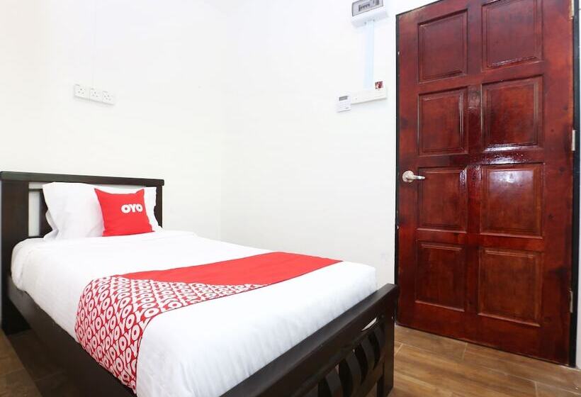 فندق Oyo 89678 Ady