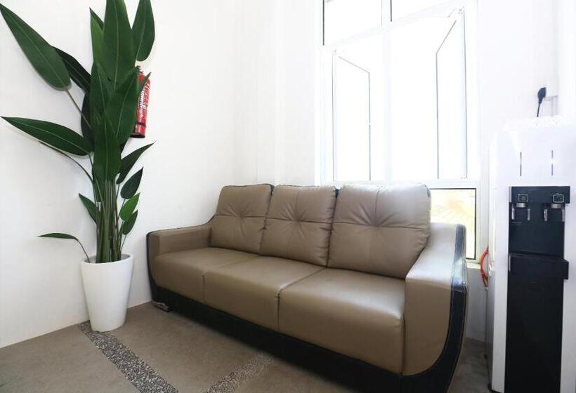 فندق Oyo 89678 Ady