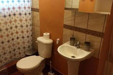 پانسیون Hostal Yurak
