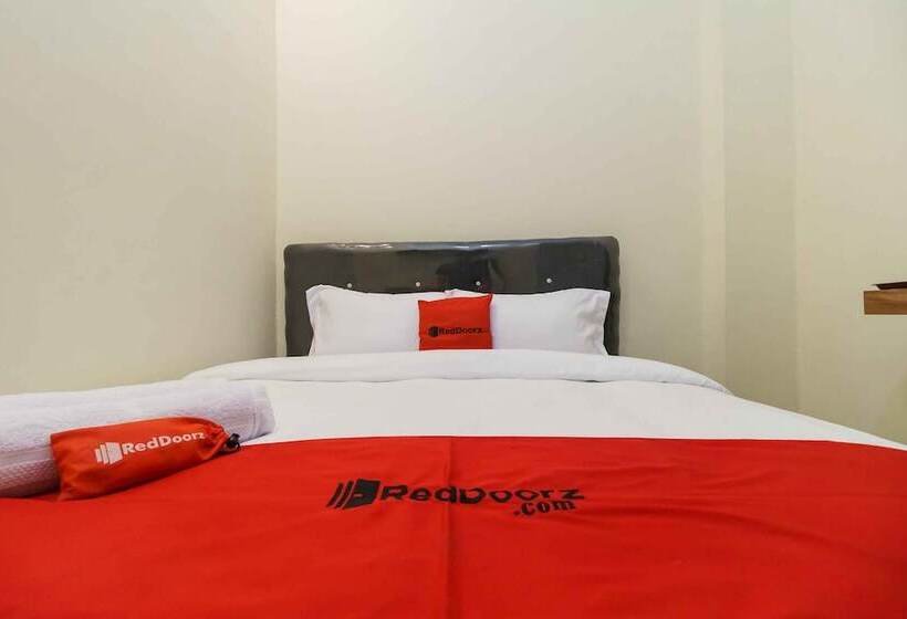 پانسیون Reddoorz Syariah Near Lubang Jepang Bukittinggi