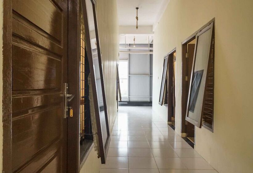 پانسیون Reddoorz Syariah Near Lubang Jepang Bukittinggi