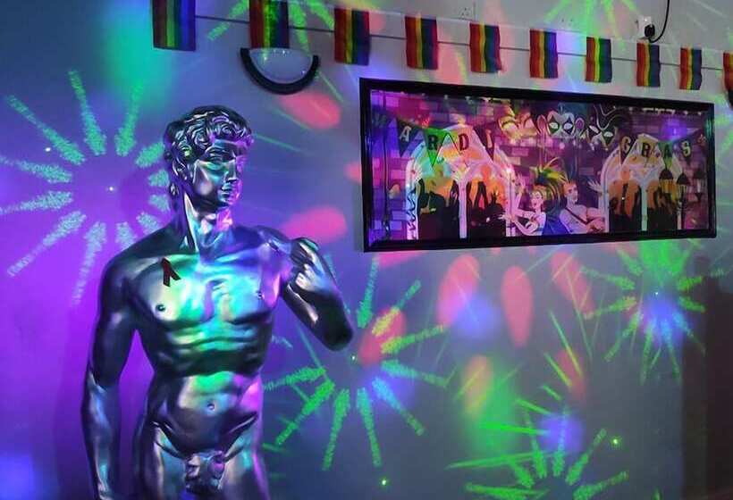 تختخواب و صبحانه Mardi Gras