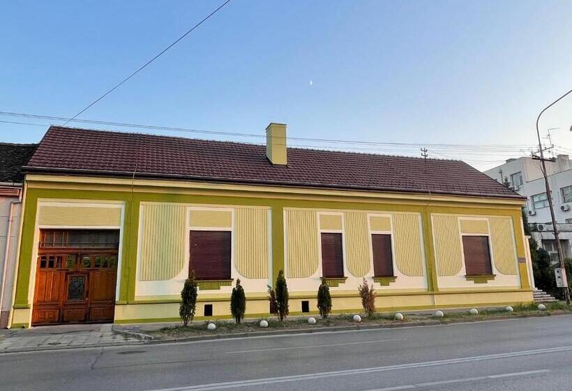 تختخواب و صبحانه Pb Urban Garden Stay With Secured Parking