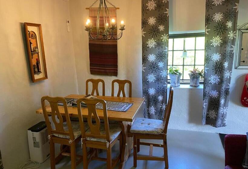 צימר Stenbrottets Smedja