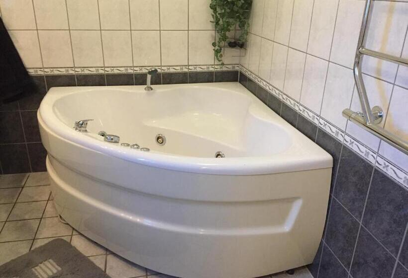 צימר Stenbrottets Smedja