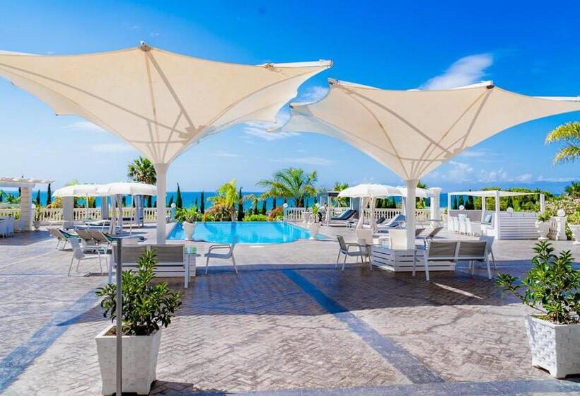 تختخواب و صبحانه Villa La Perla