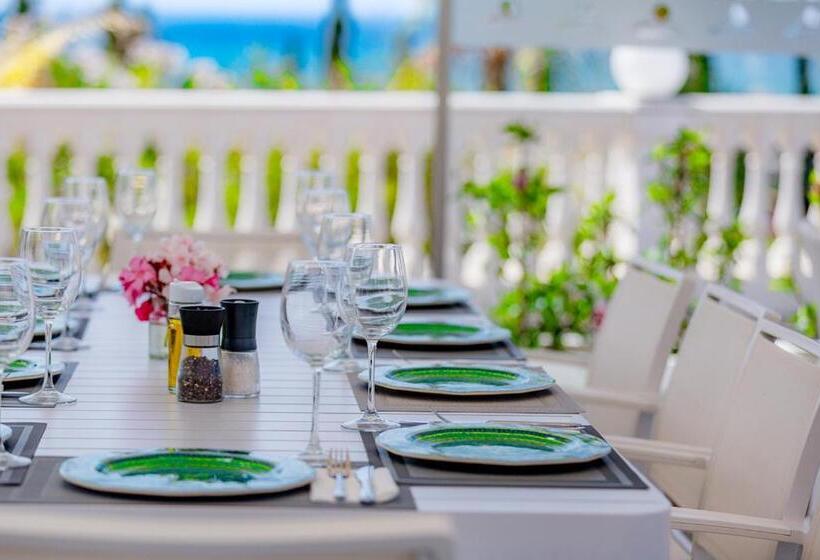 تختخواب و صبحانه Villa La Perla