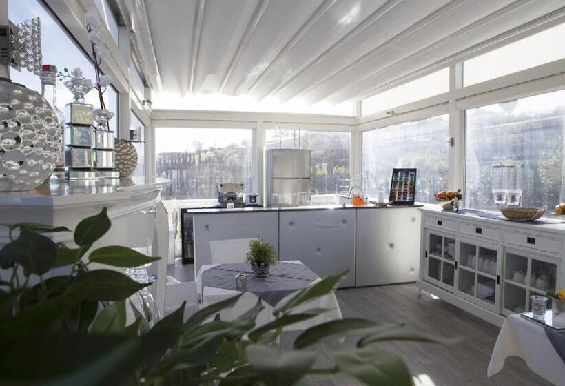 تختخواب و صبحانه Villa La Perla