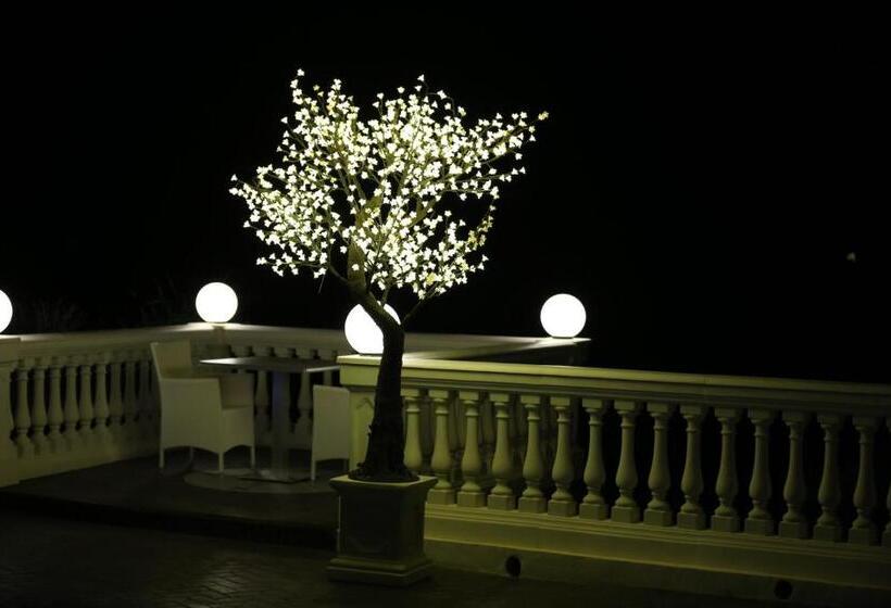 تختخواب و صبحانه Villa La Perla