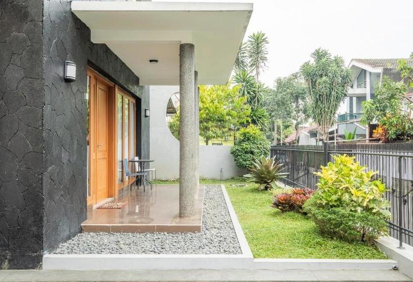 فندق Oyo Life 2529 Azalia Residence Syariah