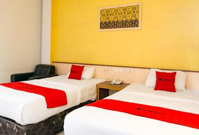 هتل Reddoorz Near Pelabuhan Jayapura