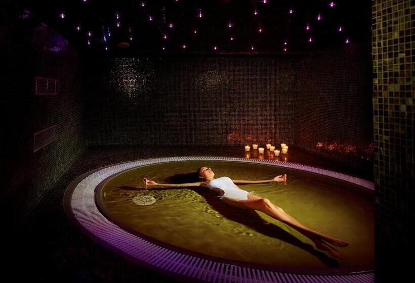 Alcazar Hotel & Spa