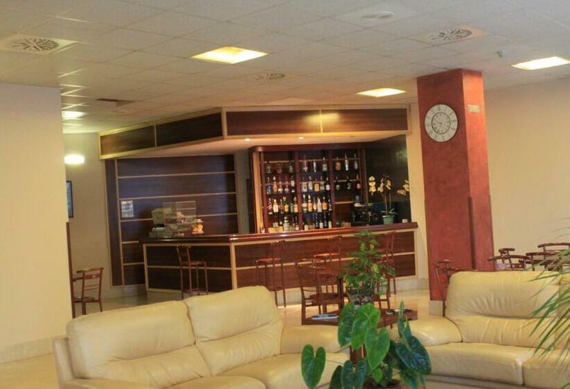 Fotos del hotel Arbeyal:  3