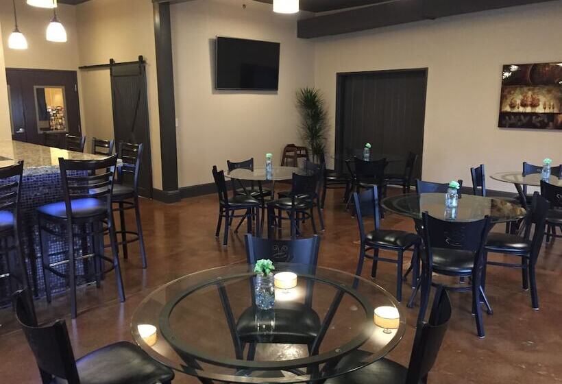 Brentwood Suites, Ascend Hotel Collection