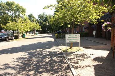 هتل Campanile Milton Keynes Fenny Stratford