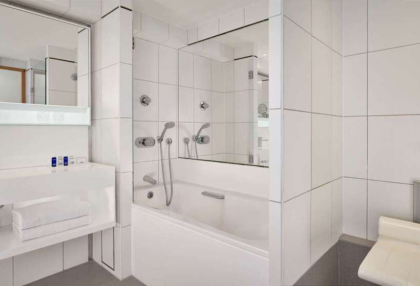 هتل Park Plaza Victoria London