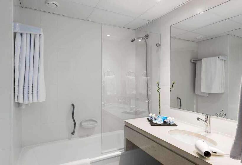 هتل Tryp by Wyndham Lisboa Caparica Mar