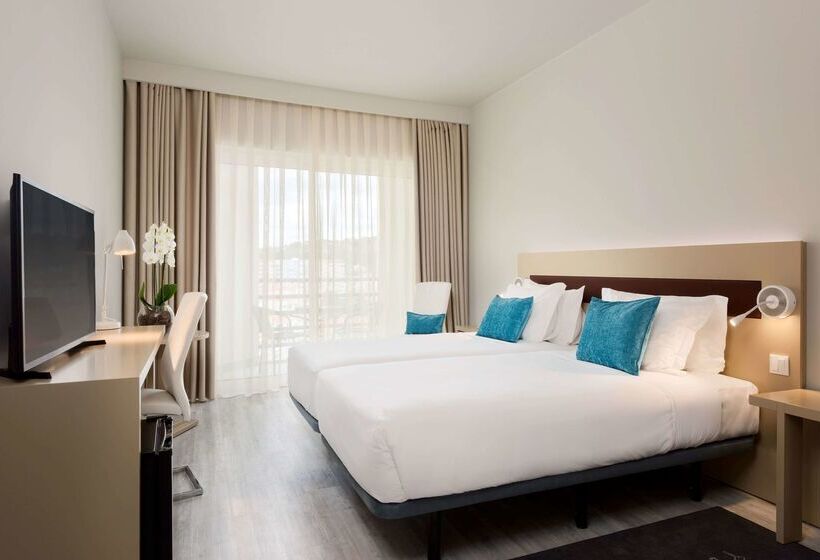 هتل Tryp by Wyndham Lisboa Caparica Mar