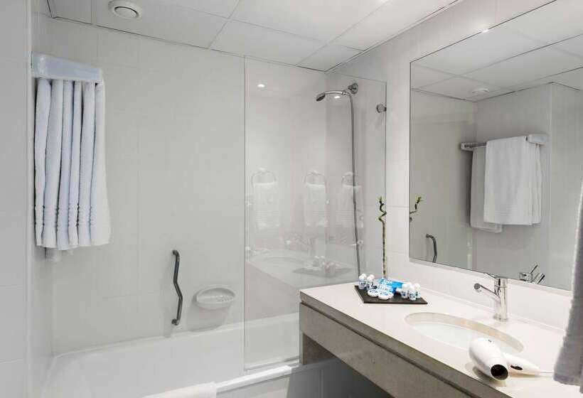 هتل Tryp by Wyndham Lisboa Caparica Mar
