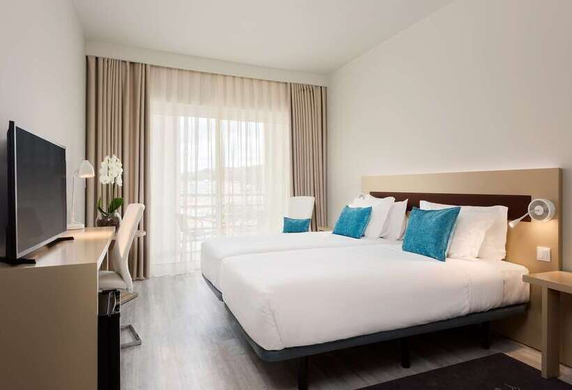 هتل Tryp by Wyndham Lisboa Caparica Mar