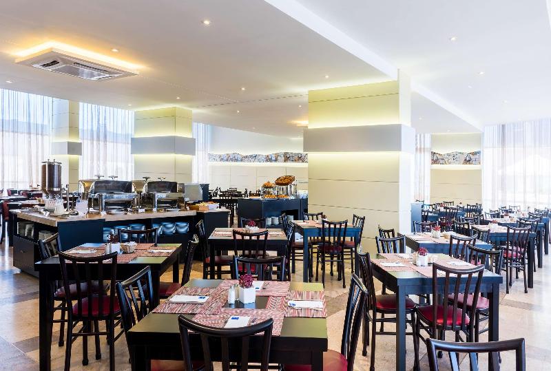 هتل Tryp by Wyndham Lisboa Caparica Mar