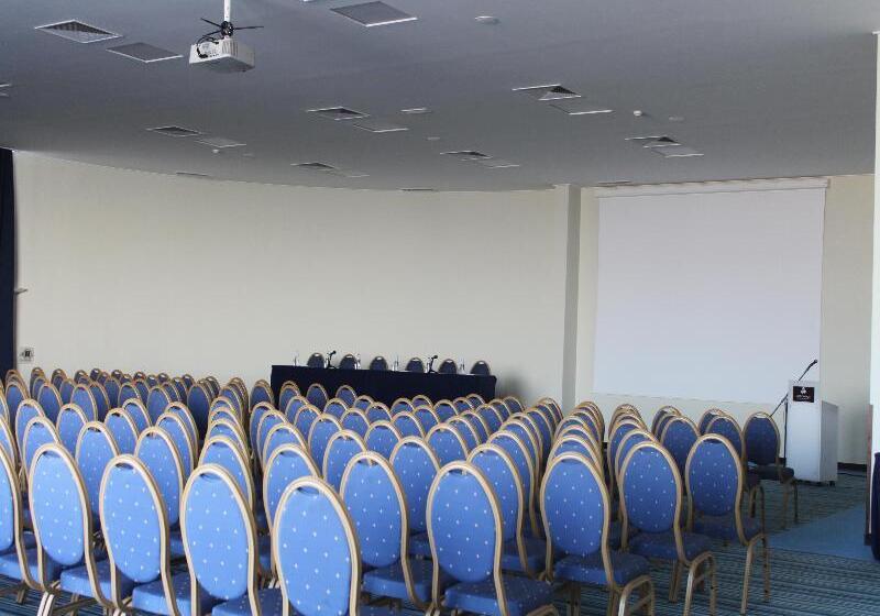 هتل Tryp by Wyndham Lisboa Caparica Mar