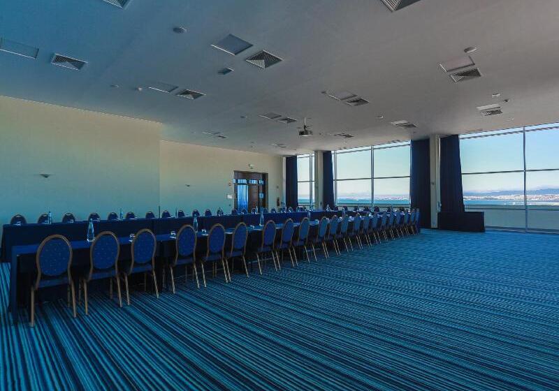 هتل Tryp by Wyndham Lisboa Caparica Mar