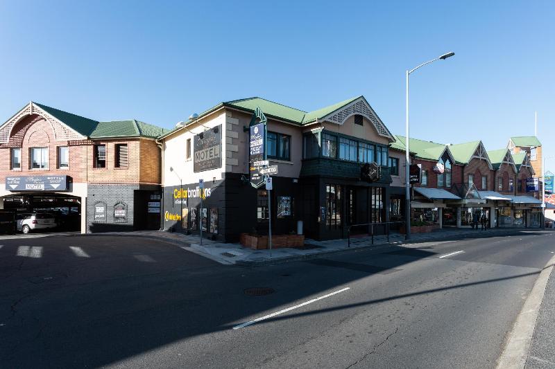 Mayfair Plaza Motel And Apartments