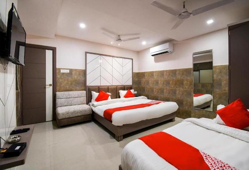 ホテル Oyo 70123 Sada Shiv Guest House