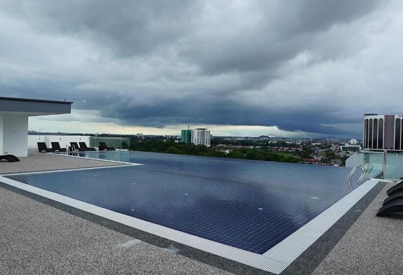 هتل Regatta Stay Kozi Square Kuching