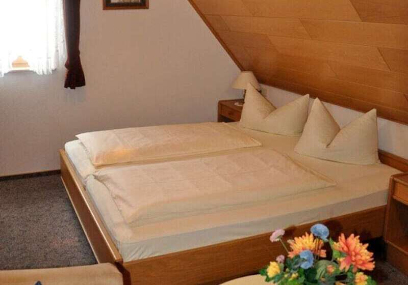 بنسيون Gasthaus Tauberstube