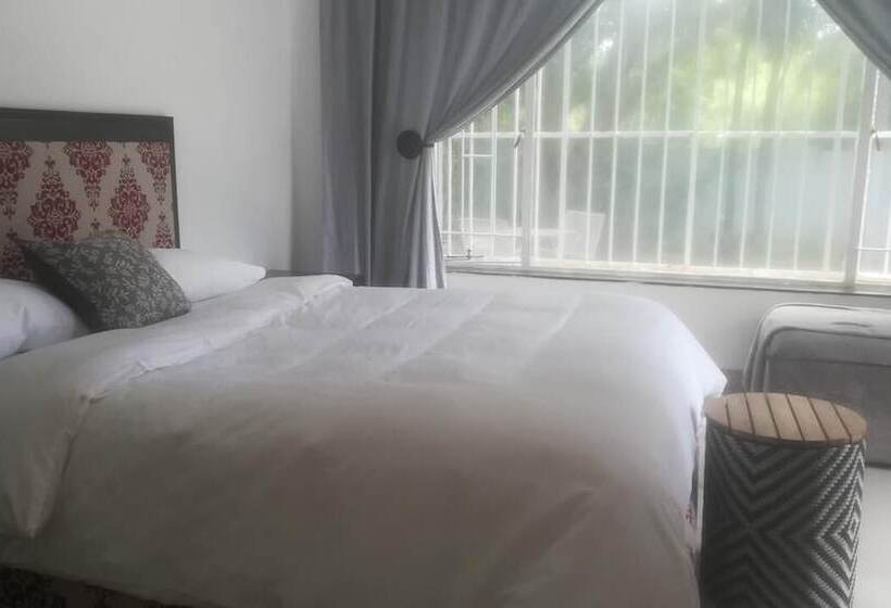 펜션 Ouklip Place Hotels