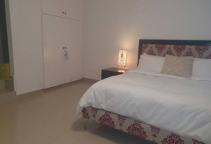 펜션 Ouklip Place Hotels
