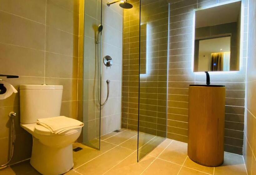 هتل Regatta Stay Kozi Square Kuching