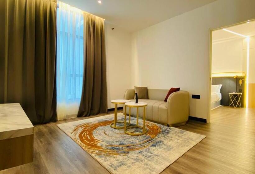 هتل Regatta Stay Kozi Square Kuching