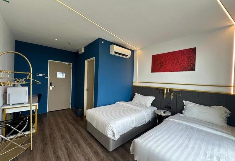 هتل Regatta Stay Kozi Square Kuching
