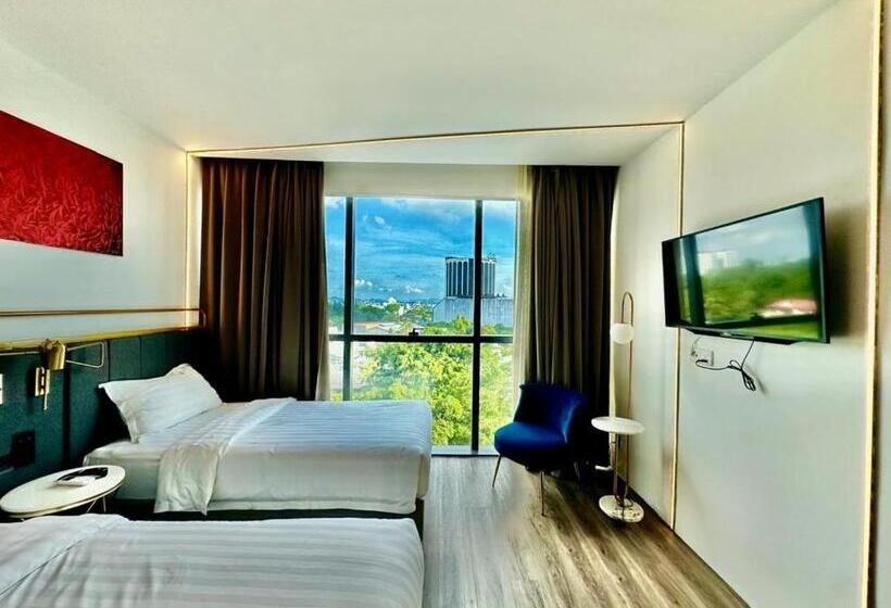 هتل Regatta Stay Kozi Square Kuching