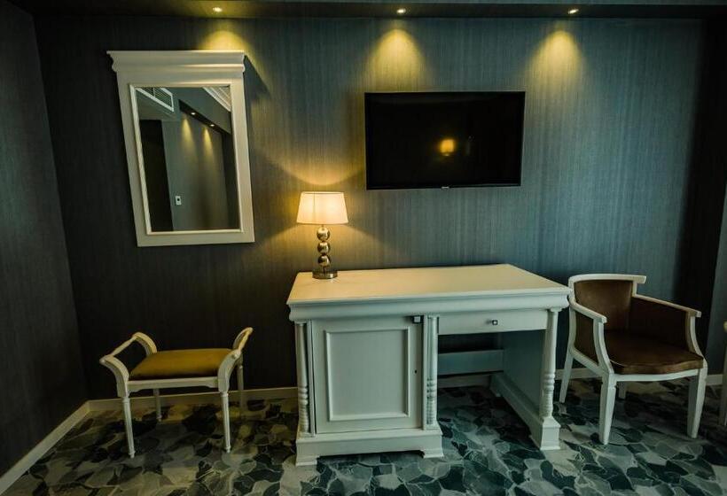 استراحتگاه Carpat Inn