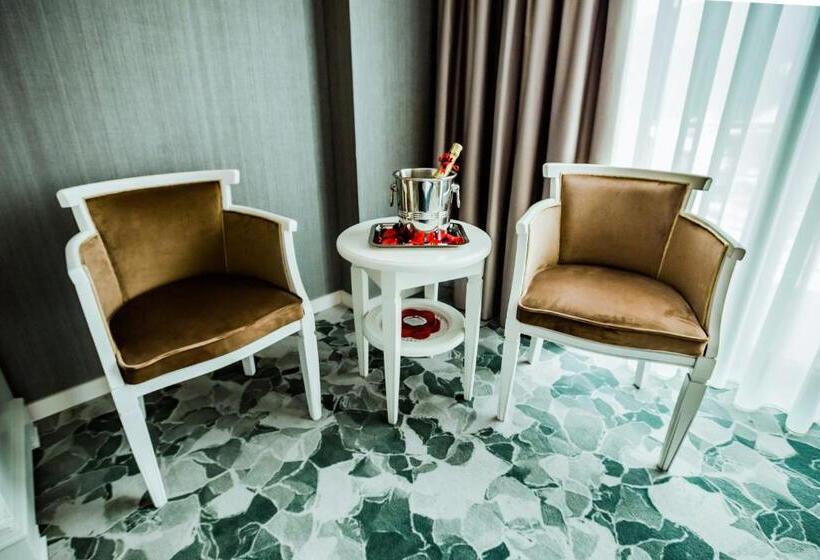 استراحتگاه Carpat Inn