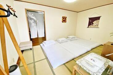 Petithotel017全室ミニキッチン付きファミリルーム 飲食街中心 阿波踊り会館7分 文理 徳島大学 アスティとくしま車8分