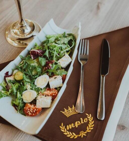 فندق صغير Trio Hotel Restaurant