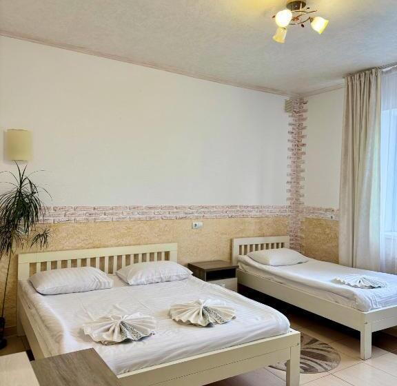 فندق صغير Trio Hotel Restaurant