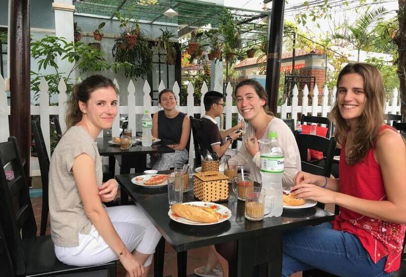 Cheerful Hoi An Hostel