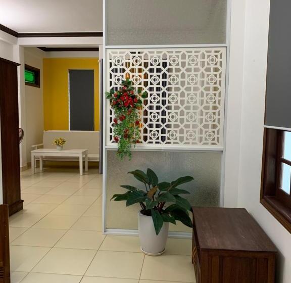 Cheerful Hoi An Hostel