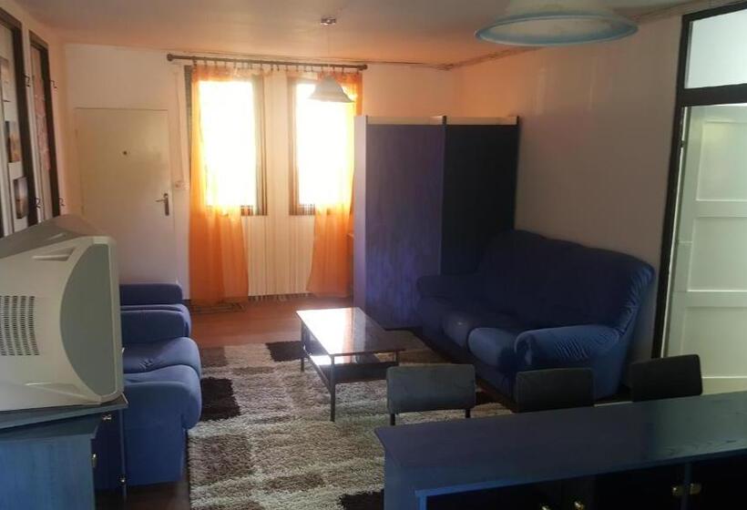 Hostel Belgrade Shungit Dragana Jeftića Br 10
