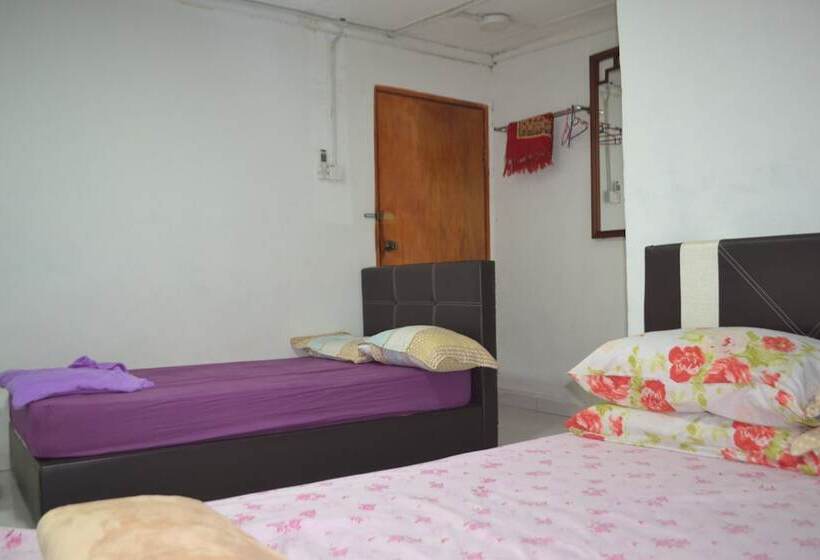 酒店 Spot On 89821 Batu Maung Sempoi Inn And Cafe